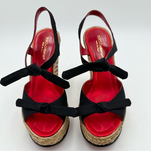 Dolce & Gabbana Bow Woven Straw Wedges - Picture 2 of 10